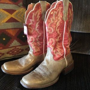 Women’s EUC Ariat boots. Size 7